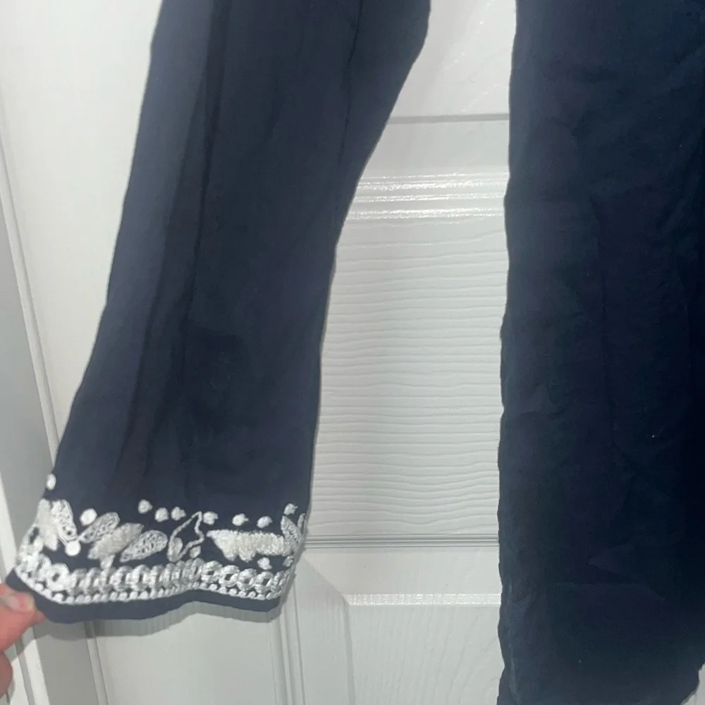 Karen Kane Size small lightweight Cotton Embroidered Navy Tunic Blouse USA - Picture 4 of 5